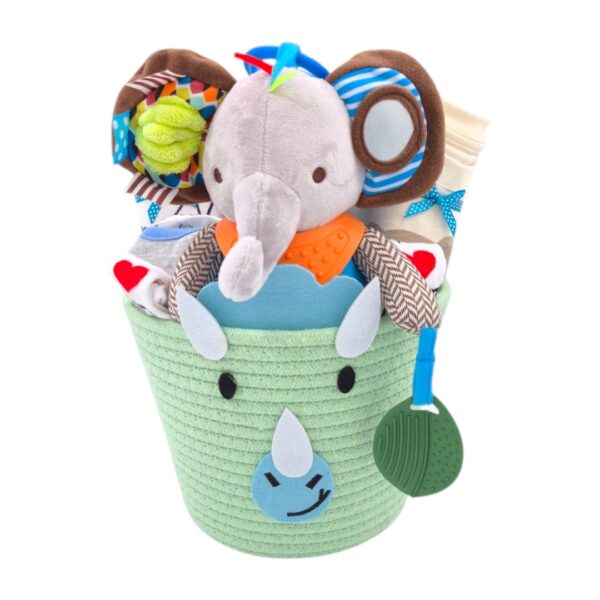 Coș Cadou pentru bebeluși băieți Micul Aventurier - Set 10 produse premium, 6-9 luni